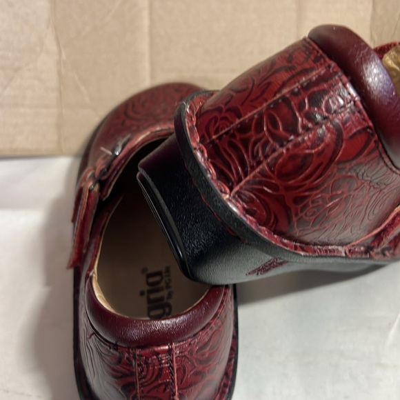 Algeria by PG Lite women clogs size 5.5 embossed leather - Picture 6 of 8